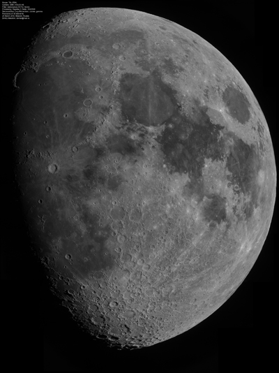 Фото Дмитрия Маколкина. Офигенная Луна. Размер полной фотки 8 мегов, так что жмите на полный размер, а не на саму фотку.