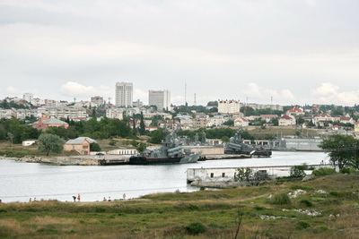 Боевые катера в бухте