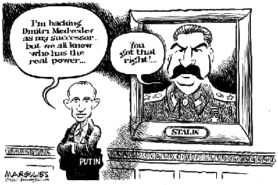 Путин: Я поддерживаю Дмитрия Медведева в качестве своего преемника... но все мы прекрасно знаем у кого настоящая власть... Сталин: Ты правильно это понял!..
